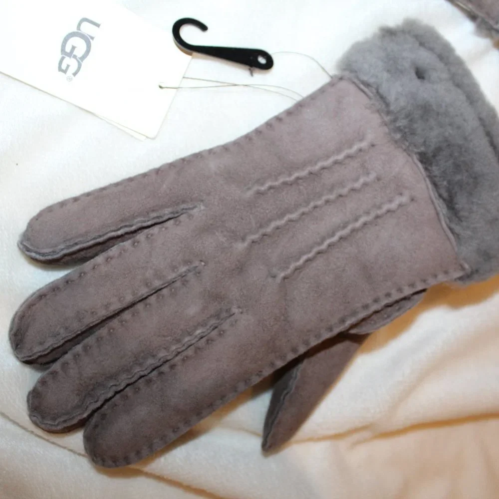 NWT UGG WOMEN'S SUEDE SHEARLING GLOVES GRAY M‎